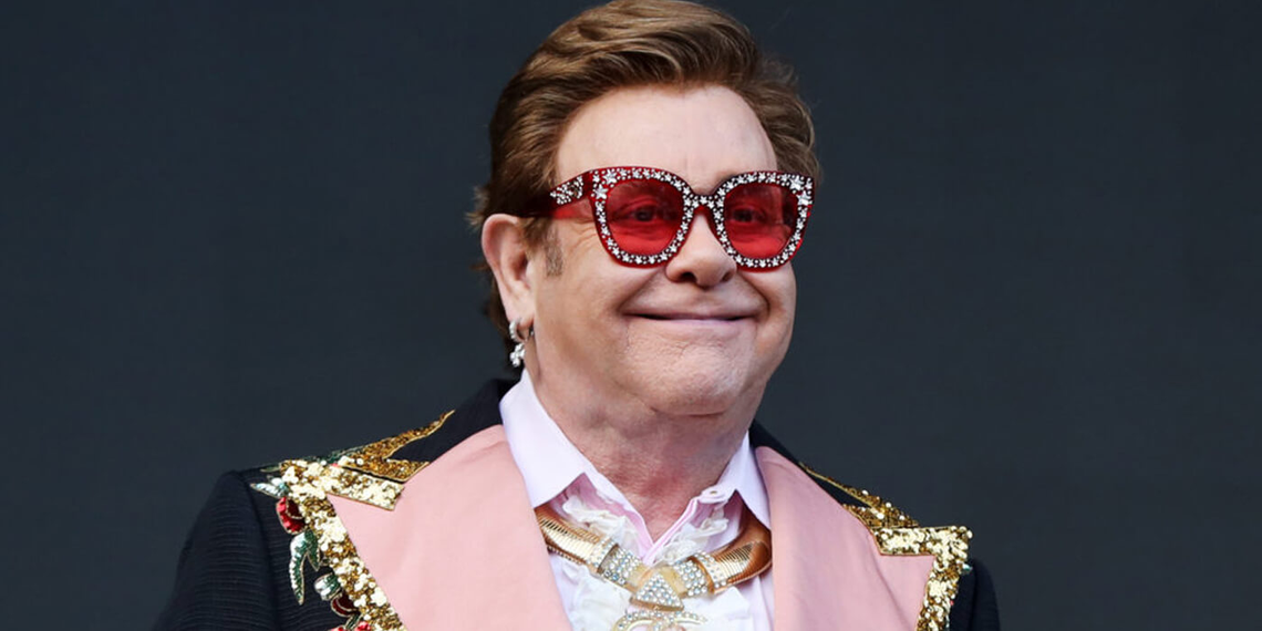 El artista inglés Elton John cumple 75 años