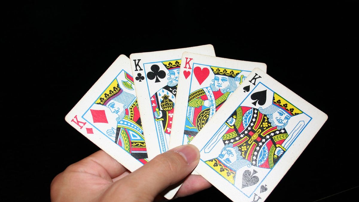 ¿Cómo se juega a la mosca con cartas españolas