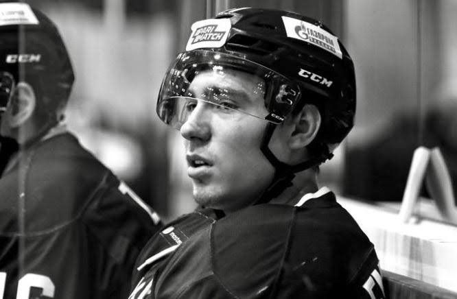 Hockey sobre hielo: Murió un joven de 19 años por un golpe.