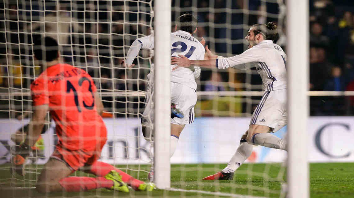 Morata festeja el gol del triunfo con Bale. (Foto: AFP)