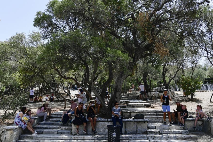 Ola de calor en Grecia: cierran la Acrópolis y parte de una autopista