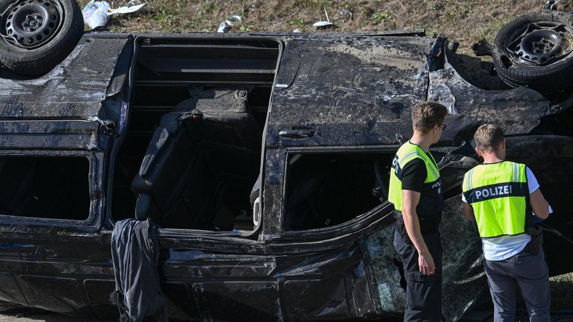Siete inmigrantes murieron en Alemania al estrellarse el vehículo en el que viajaban.