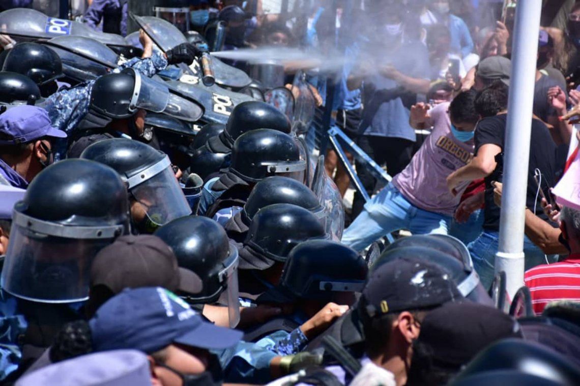 Formosa: ministro de Gildo Insfrán justicia la represión policial 