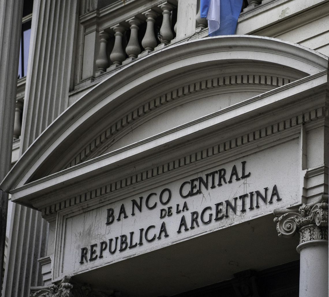 Las reservas del BCRA tocaron su nivel más bajo desde la llegada de los dólares del FMI en abril pasado. Las reservas del BCRA tocaron su nivel más bajo desde la llegada de los dólares del FMI en abril pasado.