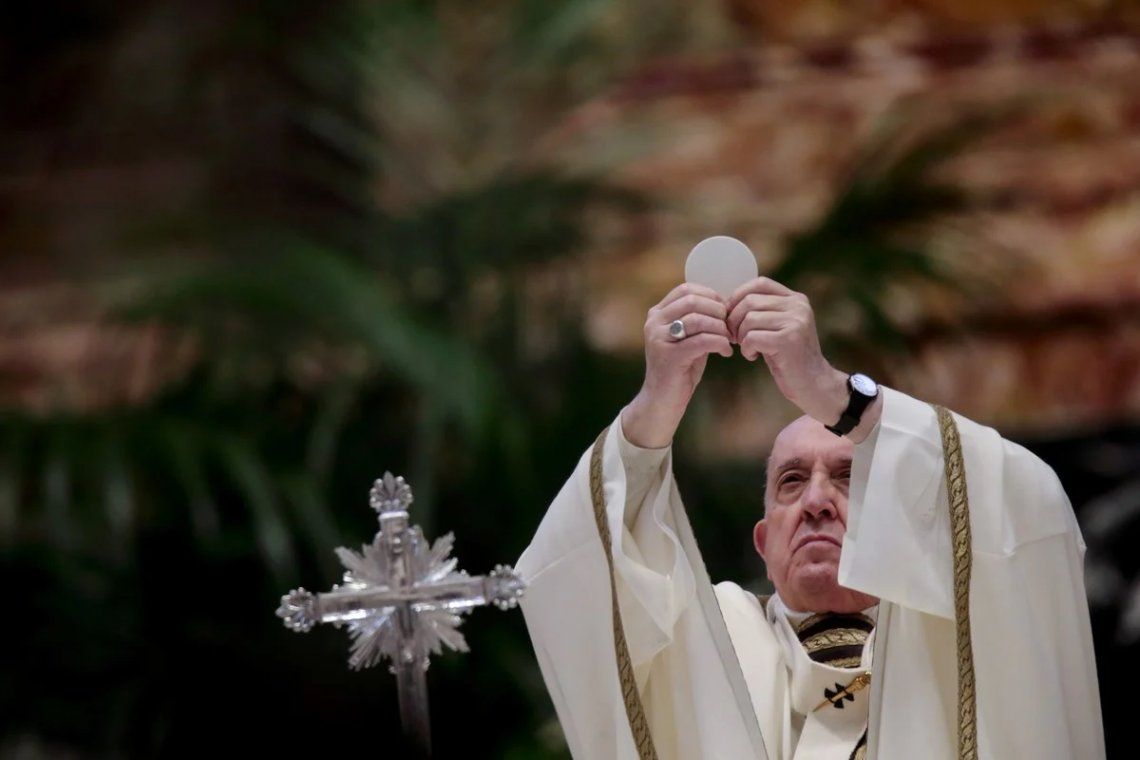El Papa Francisco dirige la Santa Misa Crismal en la Basílica de San Pedro del Vaticano