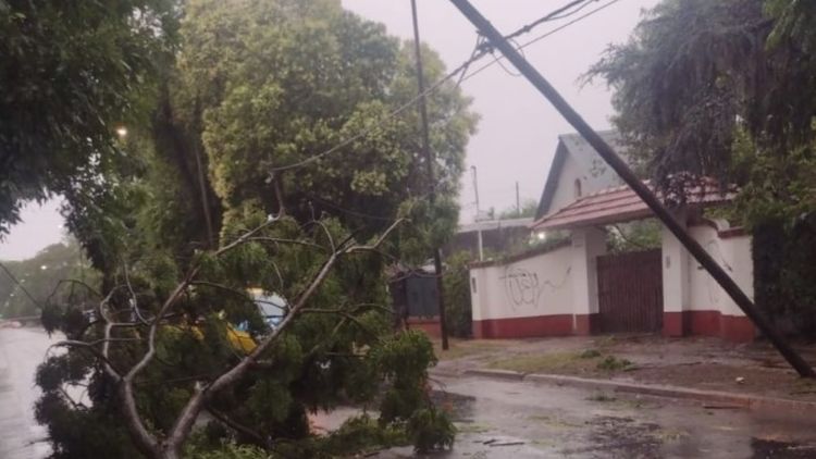 Como consecuencia de la tormenta, en&nbsp; gran parte del AMBA, unos 40.000 usuarios quedaron sin electricidad
