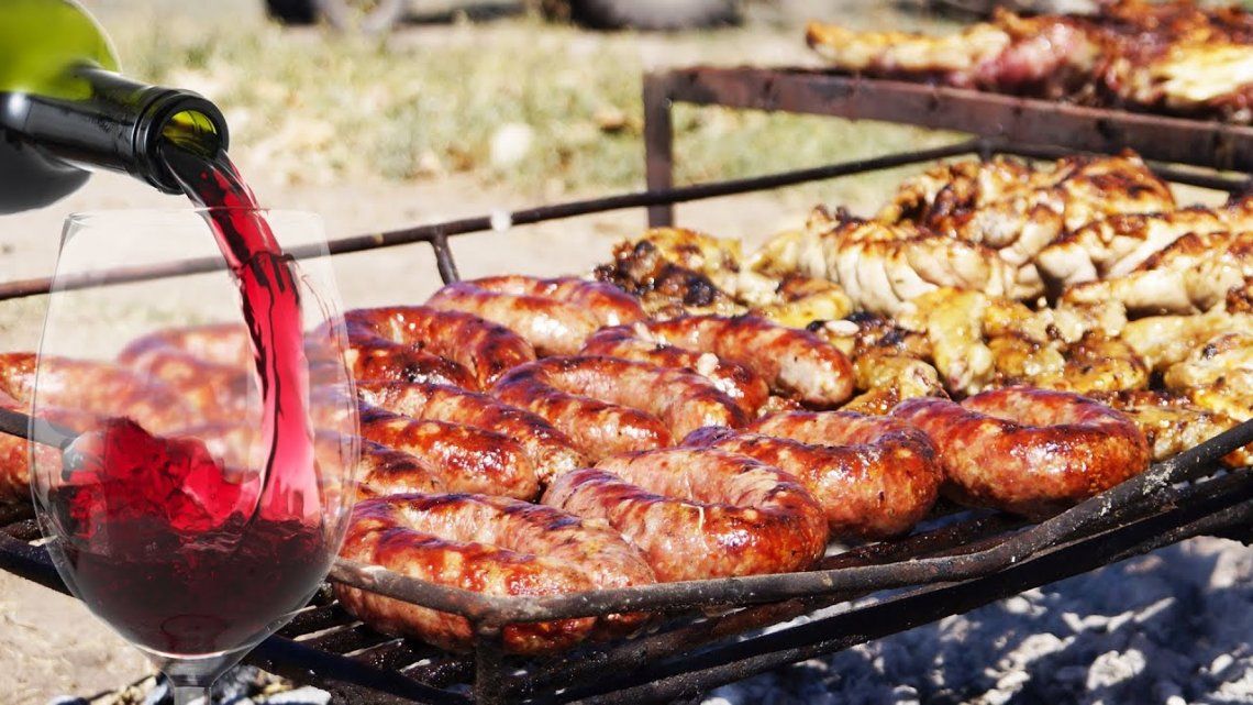 Costumbres argentinas: el rito del asado según Lalo Mir