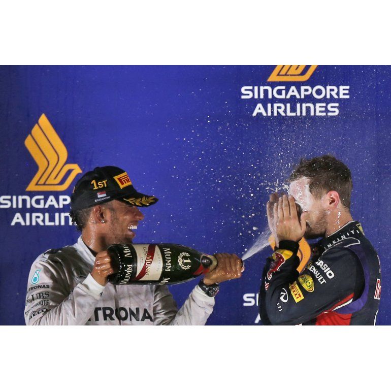 Fórmula 1: Hamilton ganó en Singapur y es el nuevo líder