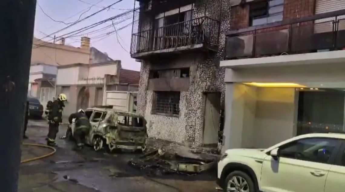 El siniestro ocurrió en la madrugada de este martes sobre la calle Barzana al 1400.