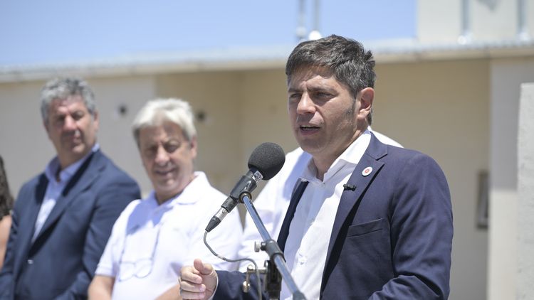 El gobernador Axel Kicillof recorrió los avances del plan hídrico en Bahía Blanca.