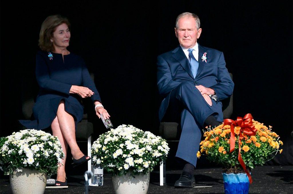El expresidente George W. Bush y su mujer, Laura Bush, en el homenaje en Shanksville.