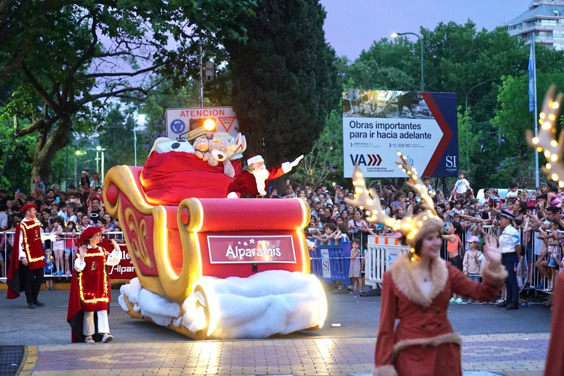 Más de 40 mil personas disfrutaron del desfile de Navidad en San Isidro 