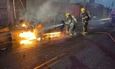 sobrevivio al incendio de su auto tras chocar contra un puente en quilmes