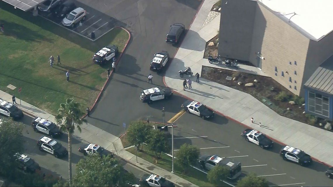 Los Ángeles: dos muertos y seis heridos en un tiroteo en una escuela
