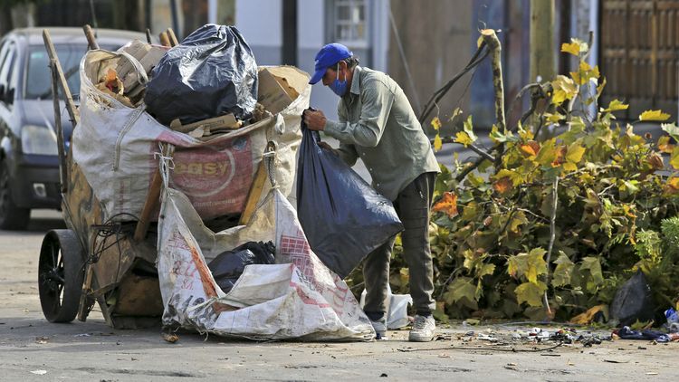 La pobreza bajó al 28,2% en el segundo semestre de 2025