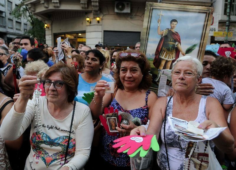 El ritual de San Expedito en imágenes