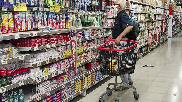 Advierten que el consumo continuará en baja