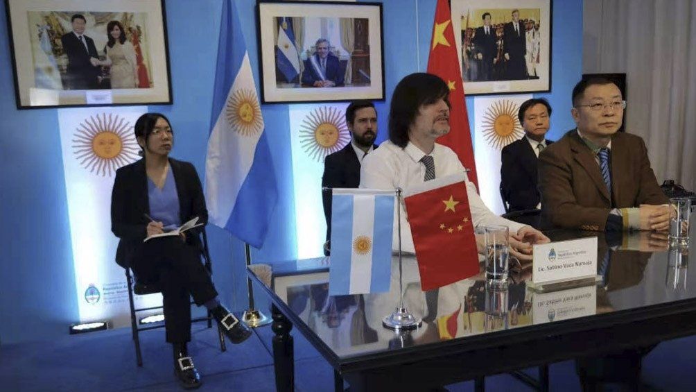 Argentina firmó con empresa china para producir autos eléctricos en el país