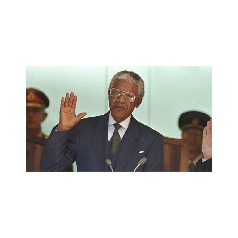 Archivo | Mandela asume como presidente de Sudáfrica