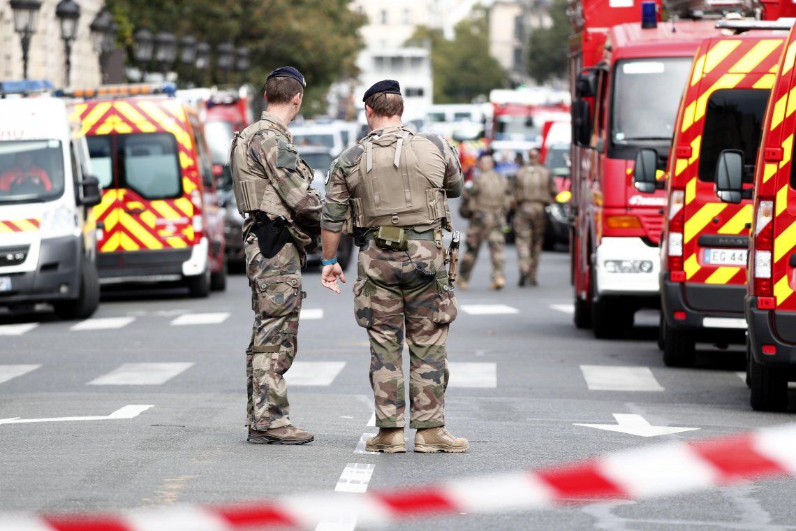 Ataque en Francia: un hombre asesinó a cuchillazos a cuatro oficiales en la sede central de la policía de París