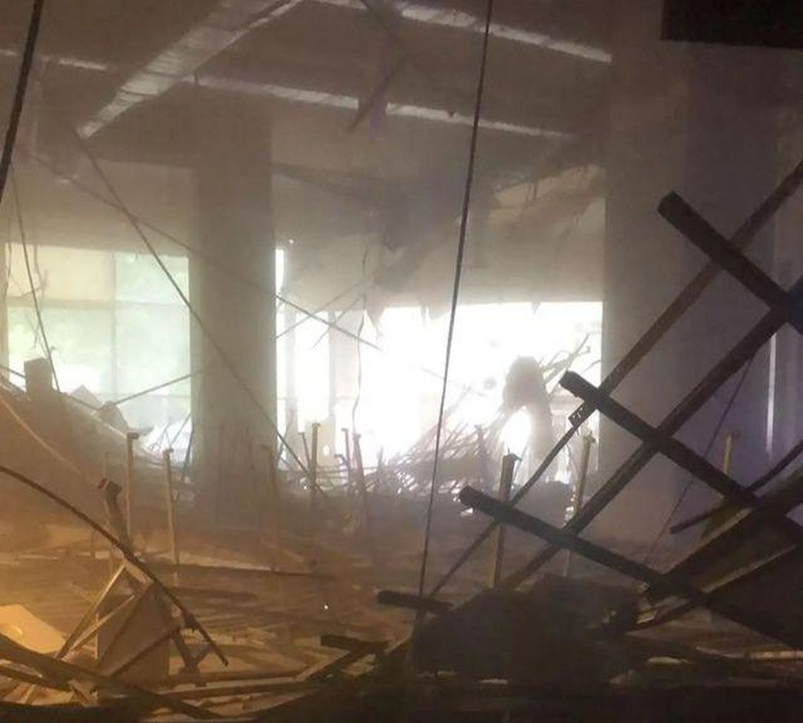 Se derrumbó el techo del complejo Cinemark de Palermo.