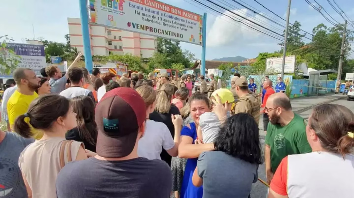 Masacre en Brasil: un hombre mató a hachazos a cuatro nenes en un jardín de infantes