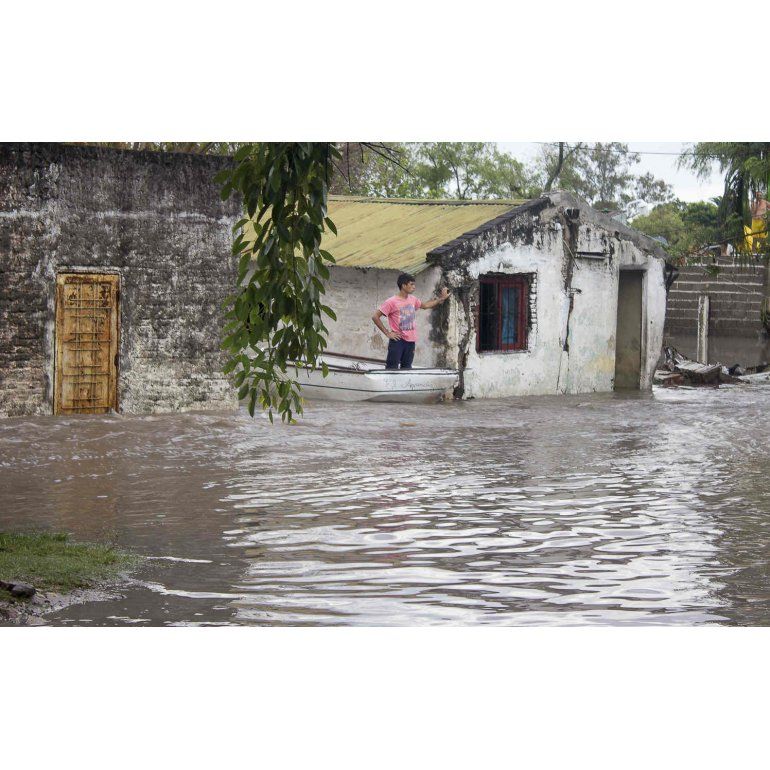 Más de 9.000 afectados por intensas lluvias en el Litoral