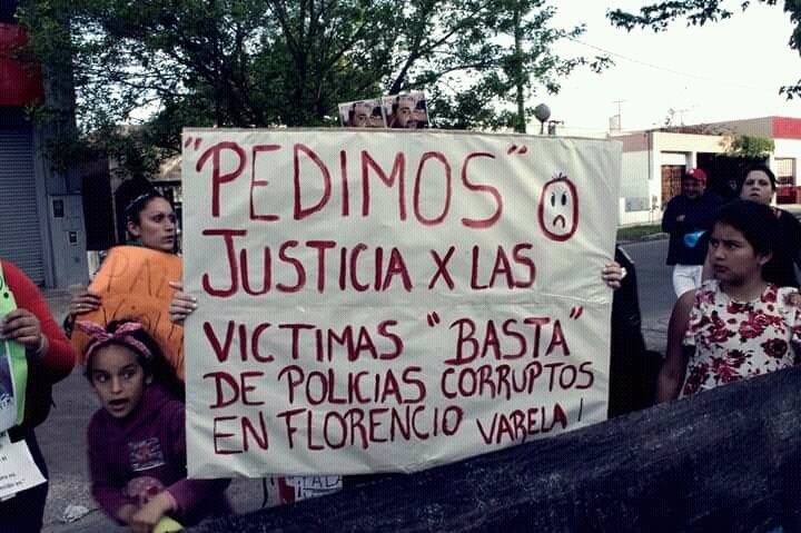 Escrache feminista a la Comisaría de la Mujer de Florencio Varela