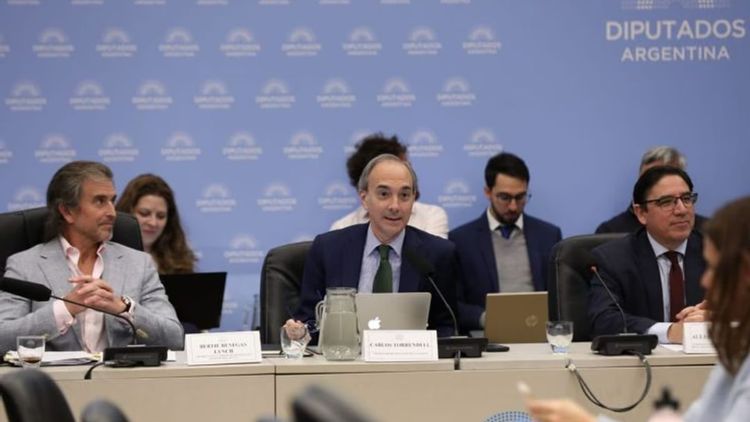 El Gobierno sigue sin cumplir la Ley de Financiamiento Universitario y busca reducir el presupuesto.