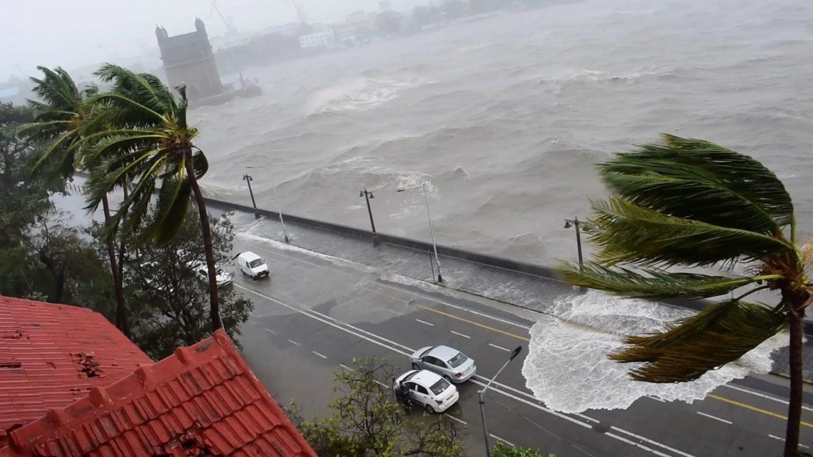 El ciclón Tauktae golpea la costa de Bombay, India