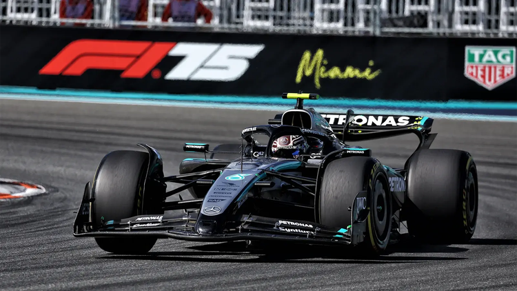 Antonelli saldrá desde el primer lugar con su Mercedes.