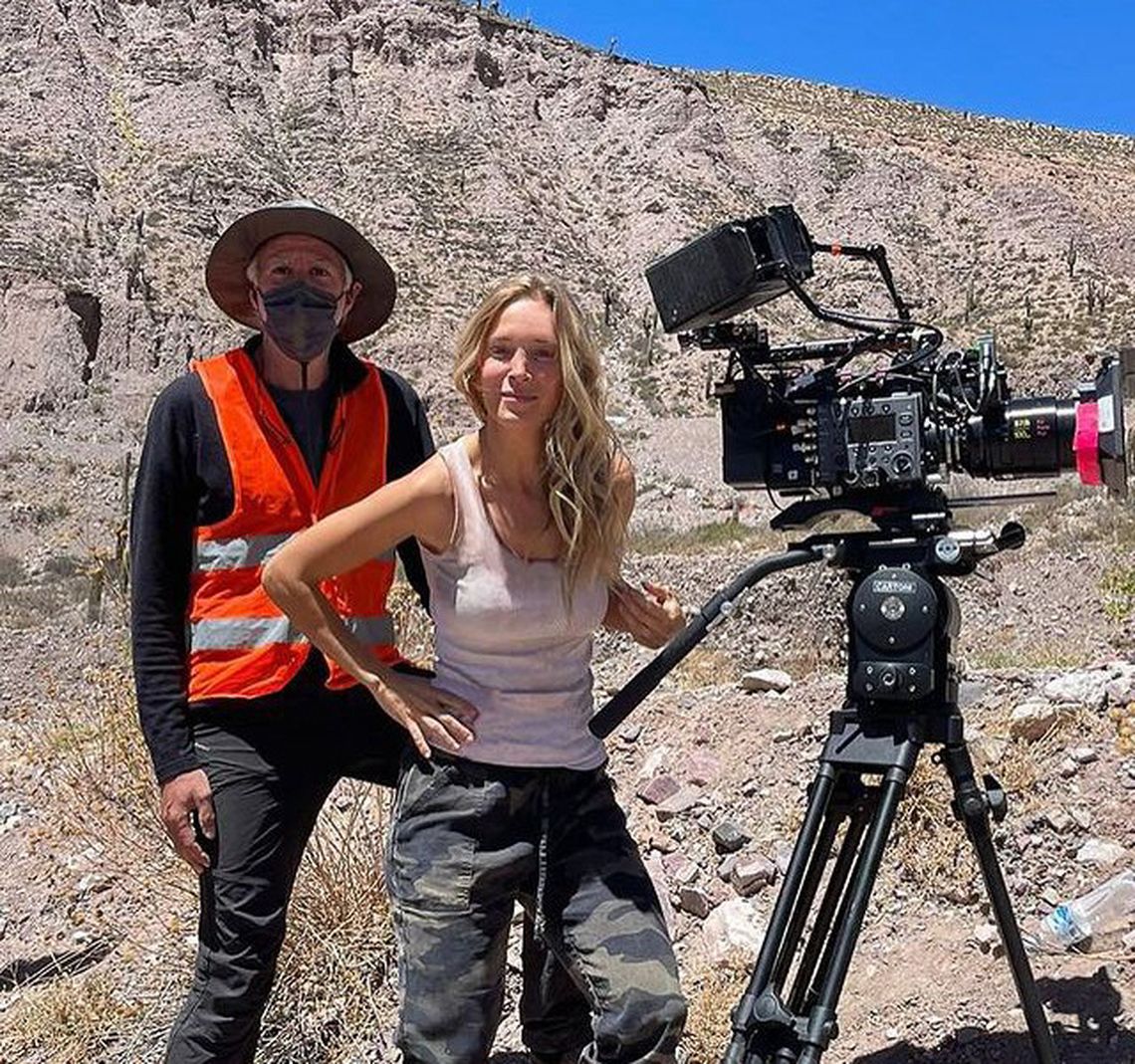 Luisana Lopilato en un alto de la filmación de Pipa en Jujuy.