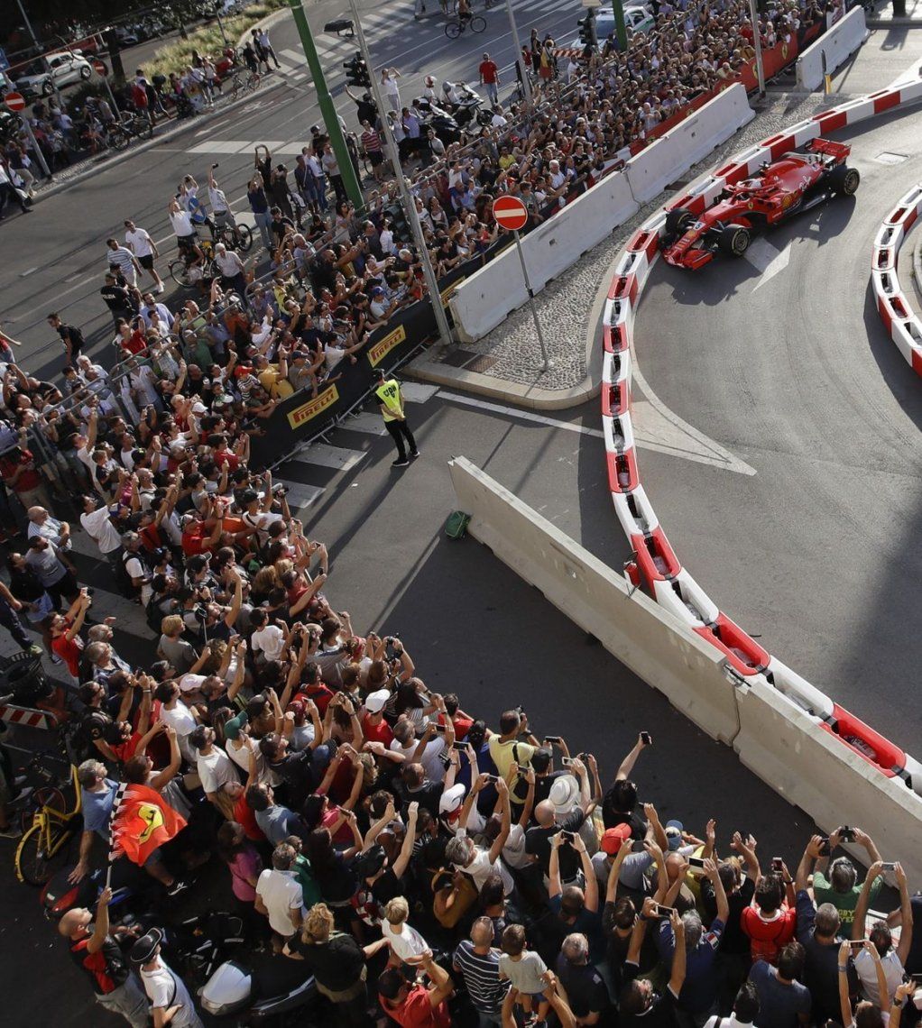 Vettel chocó la Ferrari de Räikkönen en una exhibición