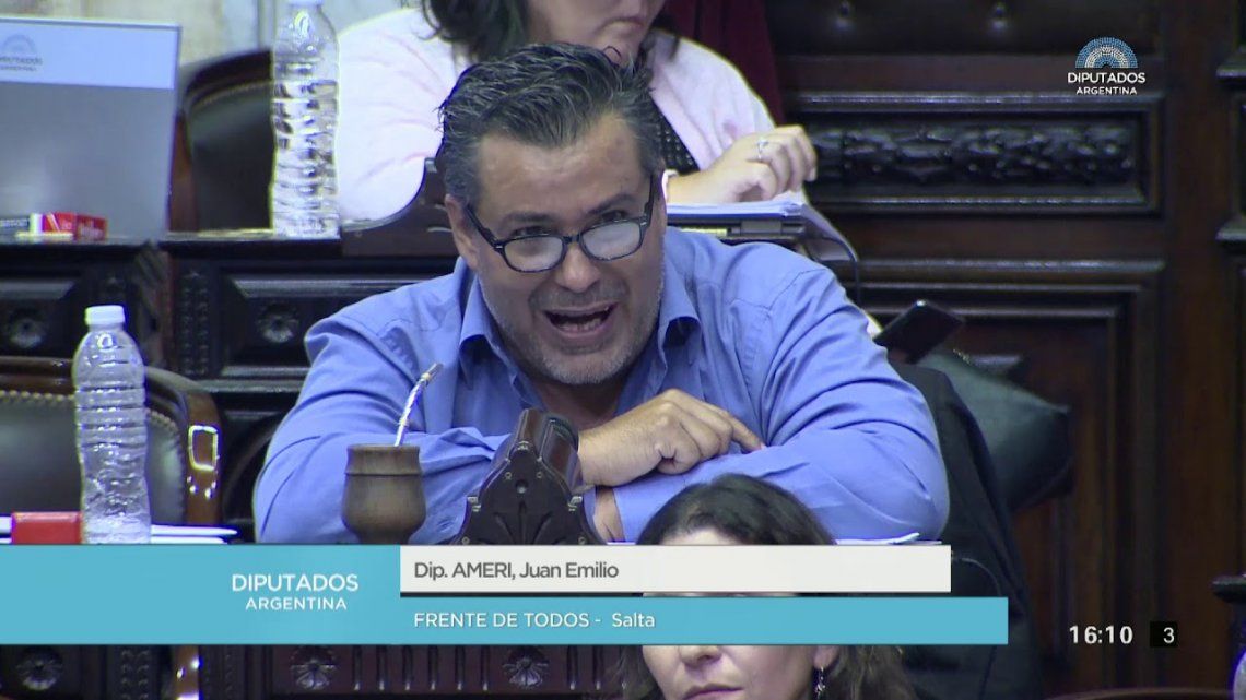 Quién es Juan Ameri, el diputado de la escena erótica en plena sesión