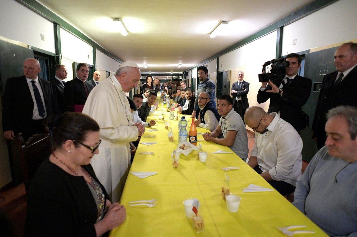 El Papa Francisco, con los olvidados de Milán