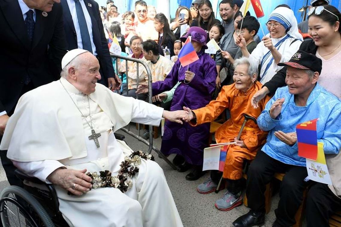 El objetivo principal del viaje de Francisco era visitar la pequeña comunidad católica de Mongolia.