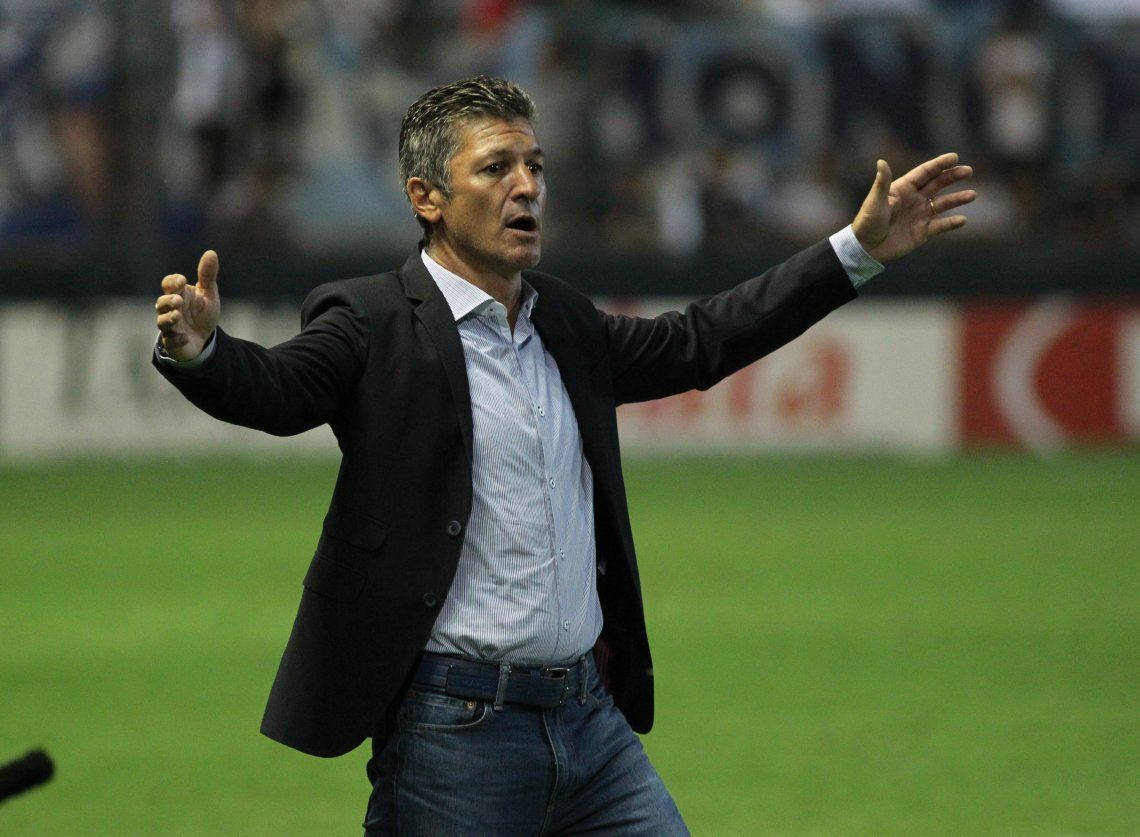 Mario Sciacqua dejó de ser el entrenador de Quilmes