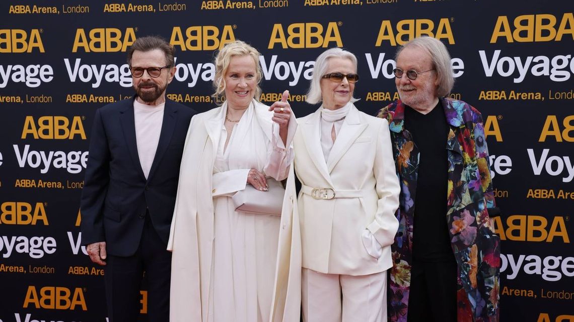 ABBA se reunió por primera vez en público en 40 años.