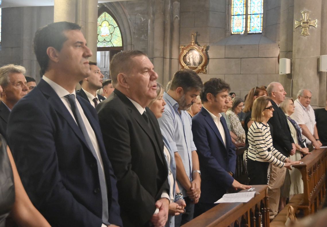 El gobernador participó de la ceremonia de asunción del nuevo obispo de Mar del Plata.