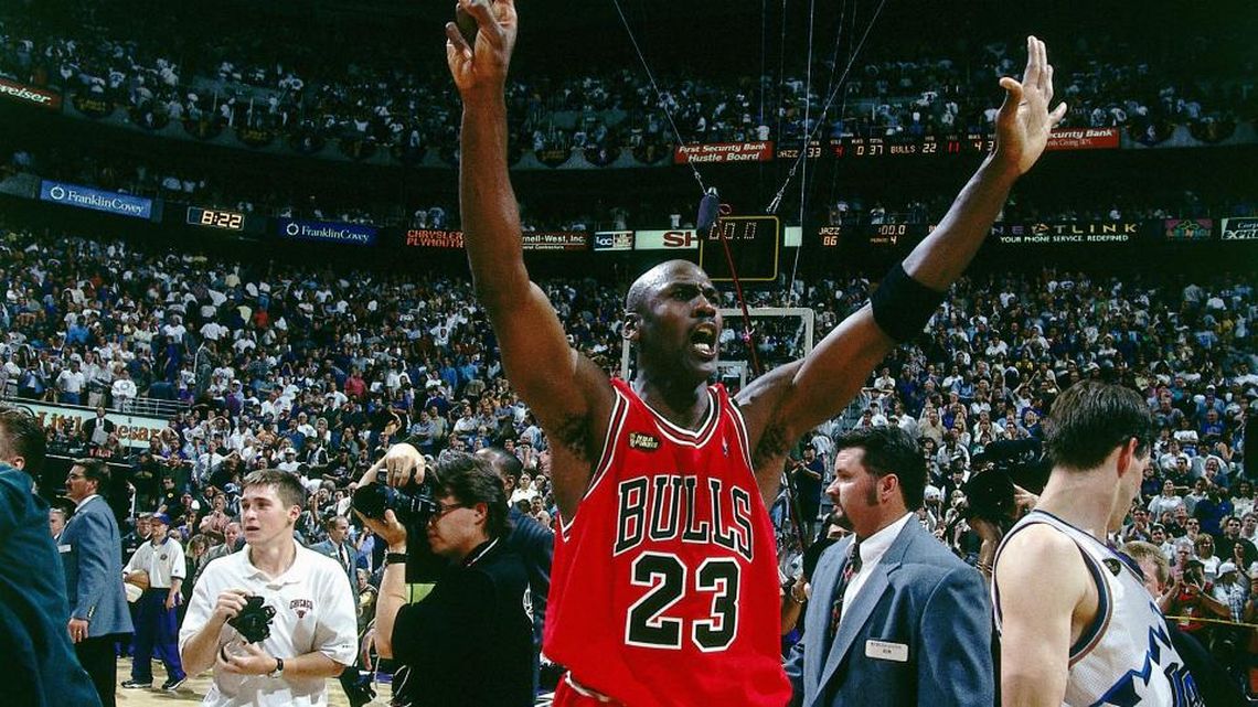 Millonaria subasta a la camiseta de Michael Jordan de 1998.