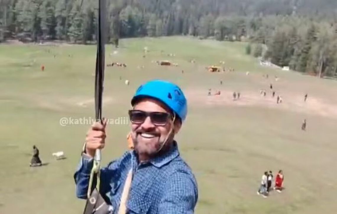 El hombre que grabó el ataque en Cachemira. 