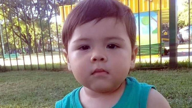Niño de dos años murió presuntamente asfixiado y detuvieron a su madre