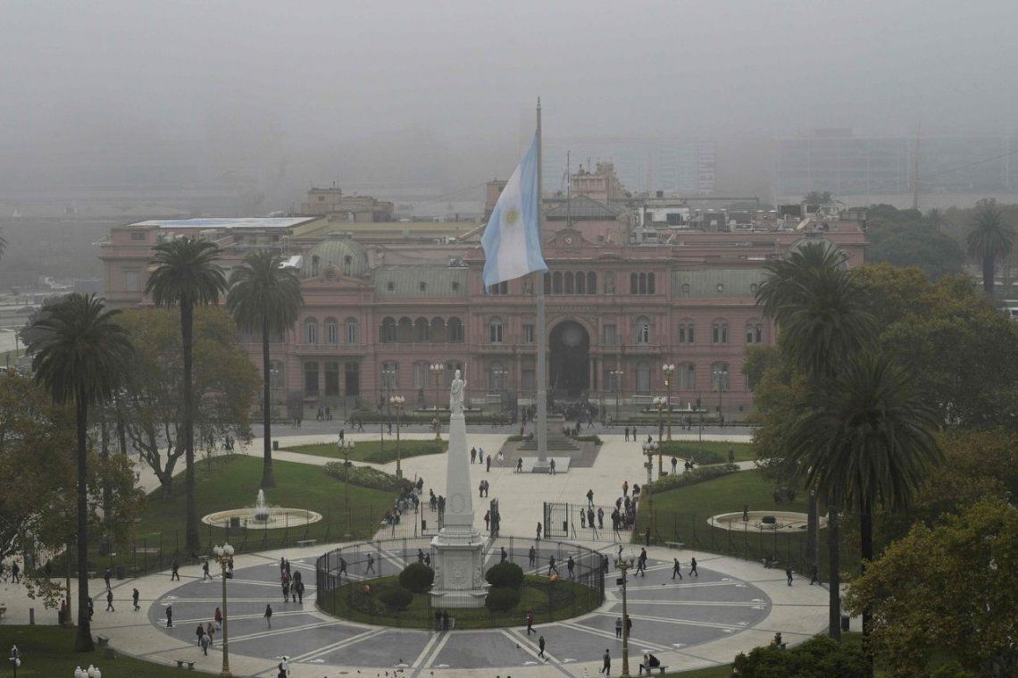La Legislatura porteña convalidó las rejas en Plaza de Mayo
