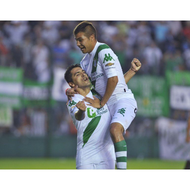 Banfield mostró su poderío y se afirmó arriba en la B Nacional