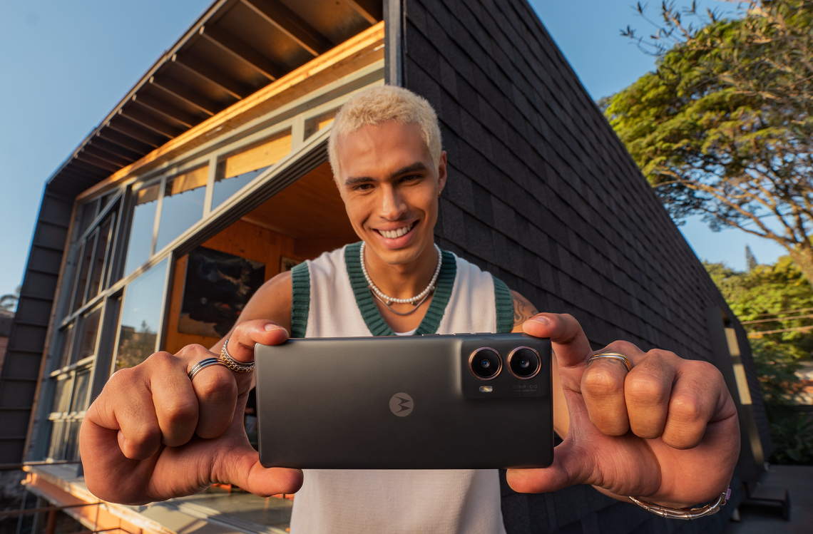 Motorola presenta el primer moto g con pantalla sin bordes: moto g85 5G