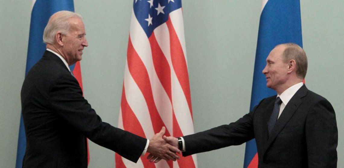 Putin y el entonces vicepresidente estadounidense se encontraron en Moscú en el 2011.