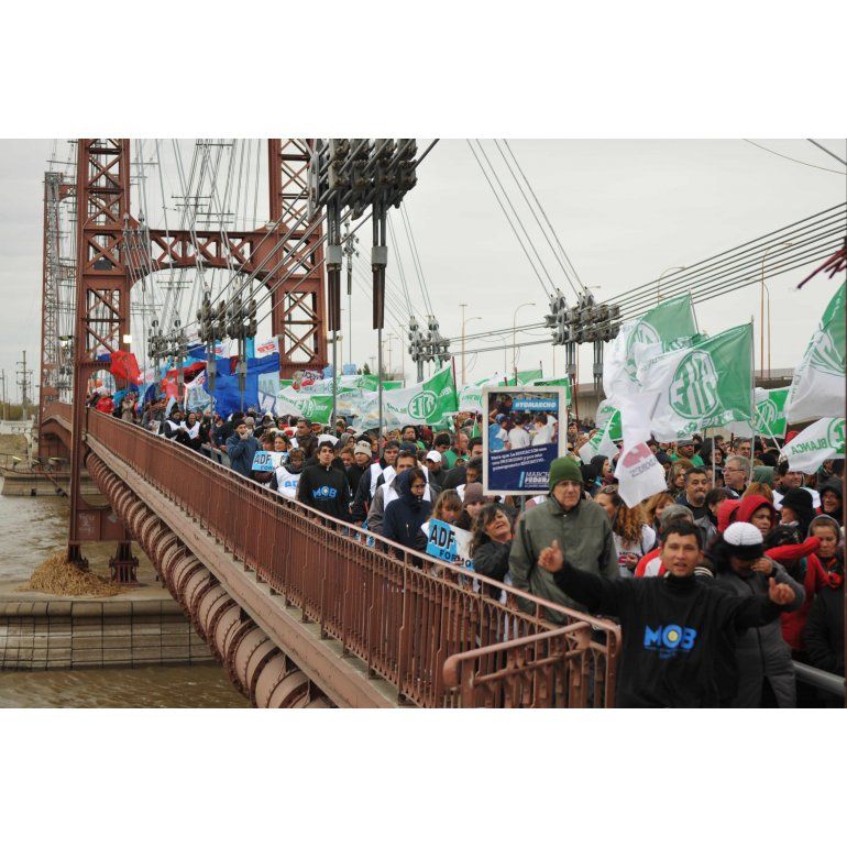 Avanzan las columnas de la Marcha Federal