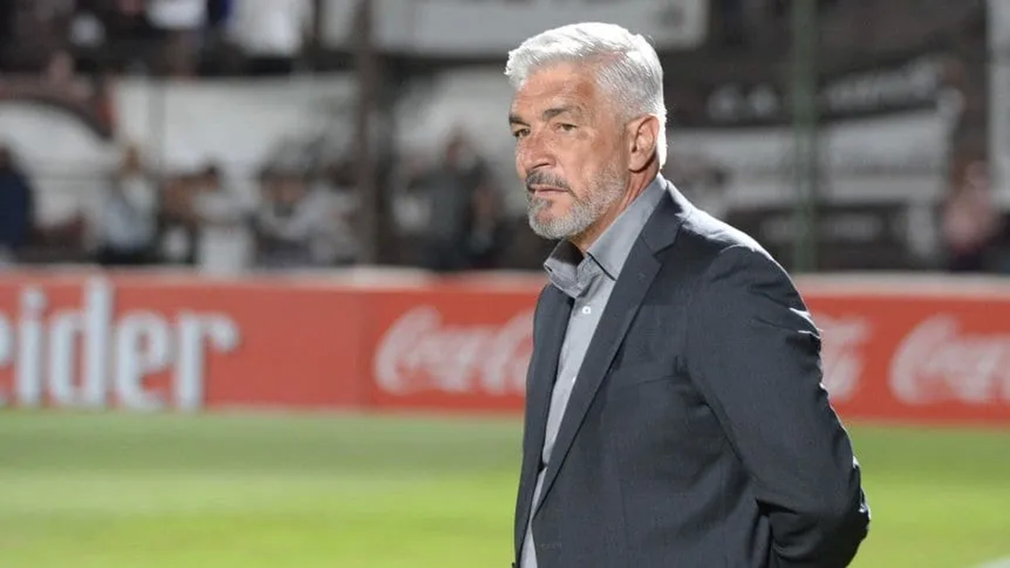Omar de Felippe fue el técnico del ascenso de Independiente.