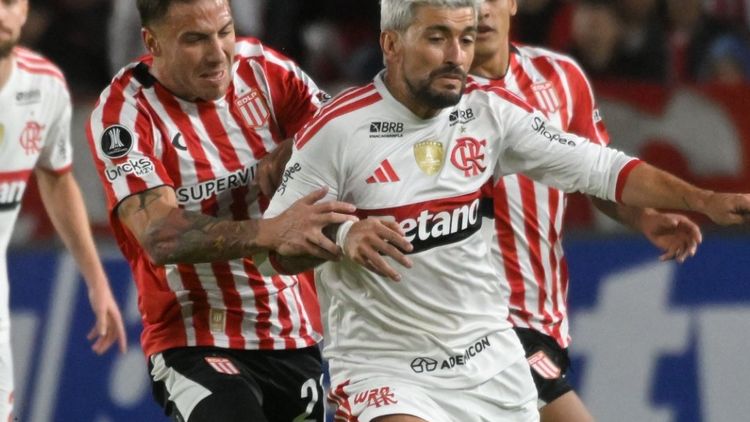 Estudiantes y Flamengo quedaron a mano en el duelo más atractivo del grupo.