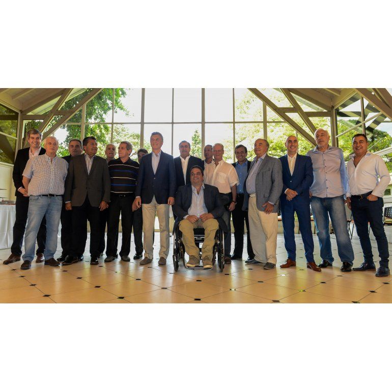 Macri: brindis con sindicalistas y saludo navideño del Episcopado